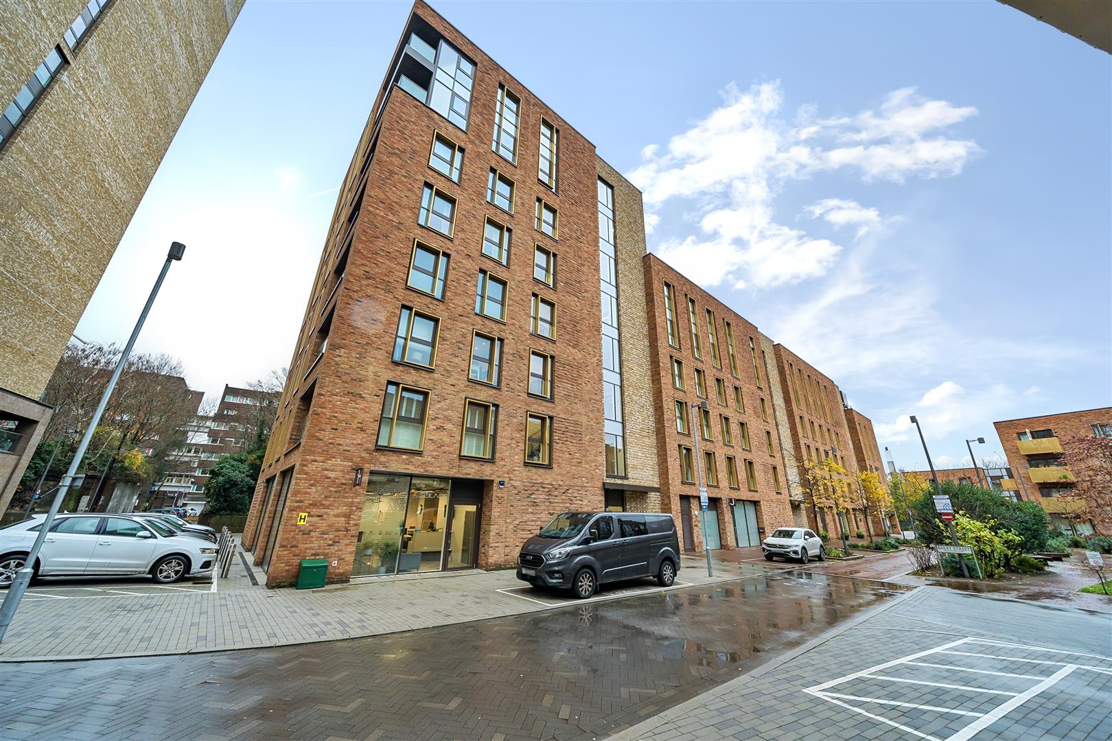 1 Bed, 1 Bath Property For Sale in Gothenburg Court, Bailey Street, SE8 5EY